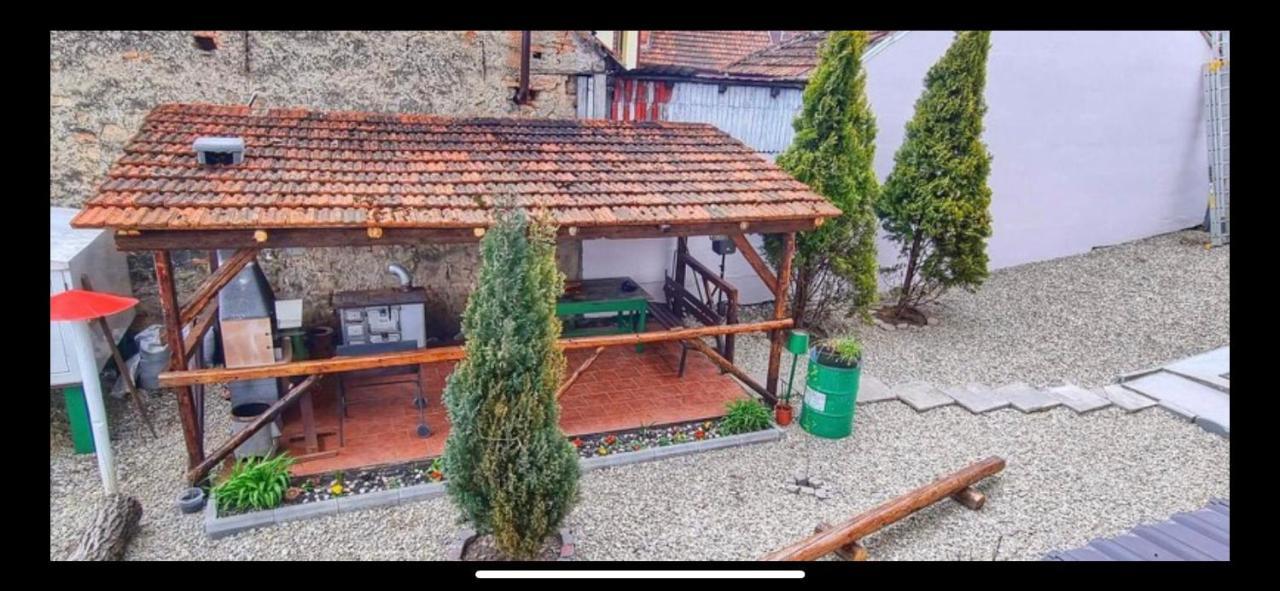 La Nuc O Camera Săcele Exteriér fotografie